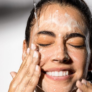 Żel do mycia twarzy Clean Bioticâ„˘ Jogurtowy Preparat oczyszczający 100 ml
