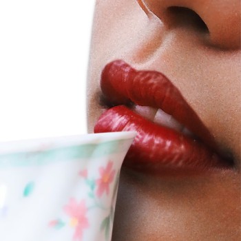Balsamy do ust Berry Tea Lip Balm nawilżajacy, koloryzujący balsam do ust 4 ml