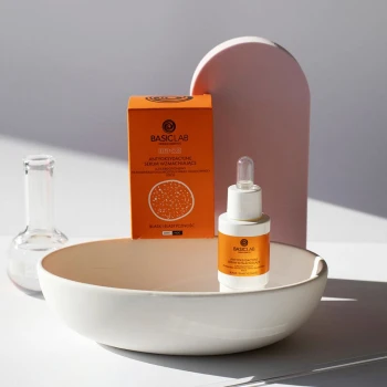 Serum do twarzy Antyoksydacyjne serum wzmacniające 0,5% ergotioneiny, 5% kompleksu diglukozydu kwasu galusowego, EGCG 15 ml