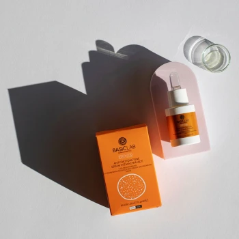 Serum do twarzy Antyoksydacyjne serum wzmacniające 0,5% ergotioneiny, 5% kompleksu diglukozydu kwasu galusowego, EGCG 15 ml