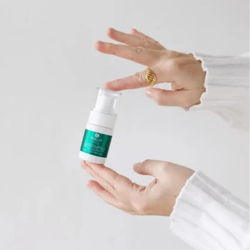 Serum do twarzy Punktowe serum na zmiany mikrozapalne z 7% AHA/BHA, 3% kwasu azelainowego i laktoferyną 15 ml