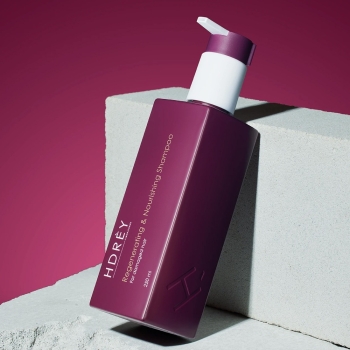 Szampony do włosów Regenerating & Nourishing Shampoo 250 ml