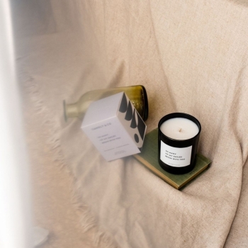 Świece zapachowe So Many Of My Smiles Begin With You No. 6 250 g