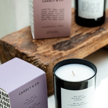 Świece zapachowe Candle You And I Are More Than Friends. We're Like A Really Small Gang No. 8 250 g