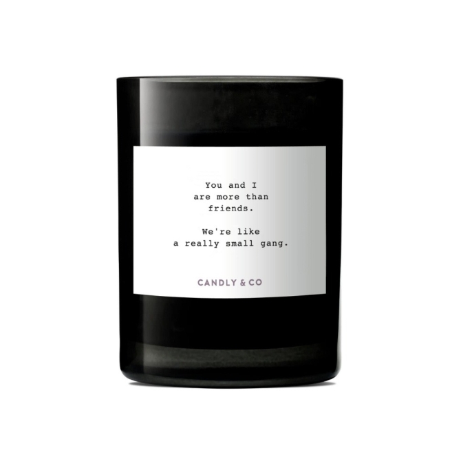 Świece zapachowe Candle You And I Are More Than Friends. We're Like A Really Small Gang No. 8 250 g | Aelia Duty Free Świece zapachowe Candle You And I Are More Than Friends. We're Like A Really Small Gang No. 8 250 g