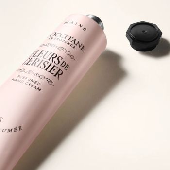 Kremy do dłoni Fleurs de Cerisier Perfumed Hand Cream 30 ml