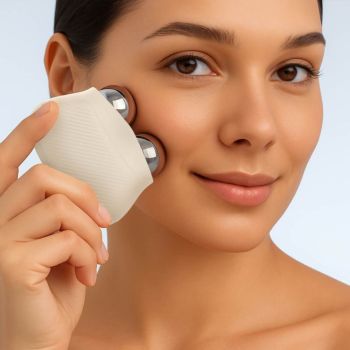 Masażery do twarzy i ciała NAYA Masażer do twarzy z technologia EMS i funkcją termoterapii 