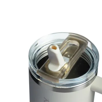Kubki termiczne The Quencher ProTour Flip Straw Tumbler Cream 890 ml