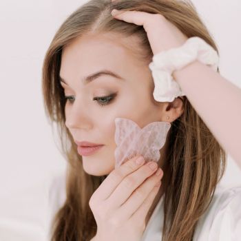 Akcesoria do masażu twarzy Płytka Motylek do masażu twarzy Gua Sha z Kwarcu Różowego 