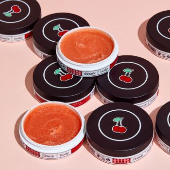 Balsamy do ust Cherry Bomb Lip Scrub 15 ml
