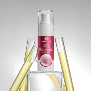 Serum do twarzy Stymulujące serum wyrównujące, 0,5% estru kwasu adapalenu, 10% kompleksu polipeptydu kolagenowego, 0,5% PDRN, retinal, Odnowa i Redukcja 30 ml