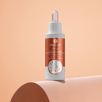 Serum do twarzy Wyciszające serum na przebarwienia potrądzikowe, 5% kwasu traneksamowego, 2% CICA, peptyd wyciszający, Ukojenie i Rozjaśnienie 30 ml