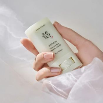 Kremy na dzień Matte Sun Stick Mugwort + Camelia SPF 50+ 18 g
