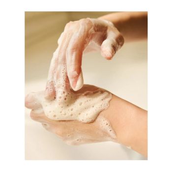 Pianki do mycia twarzy Madagascar Centella Ampoule Foam 125 ml