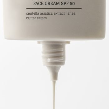 Kremy na dzień Hydrating & Smoothing Face Cream SPF 50 50 ml